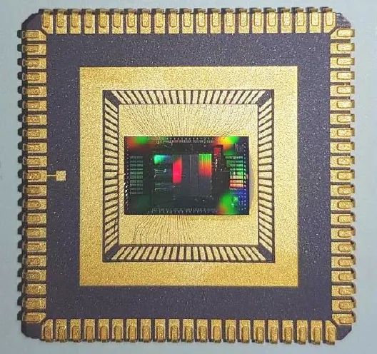 業界首款！這家公司宣布推出集成微透鏡的Micro LED器件